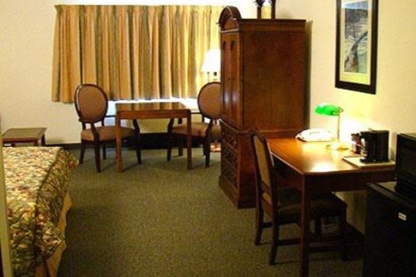 MAGNUSON HOTEL FRANKLIN SQUARE (Houghton)